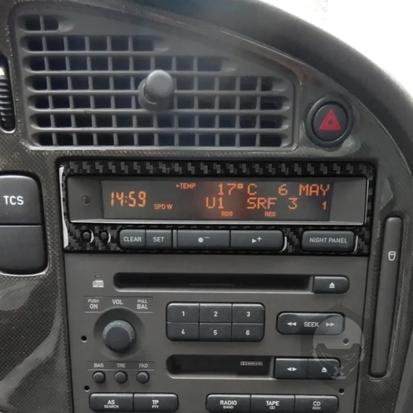 Finition Carbone – Habillage Panneau d’Affichage Radio/CD Central pour Saab 9-5 (2003–2005) – Image 4