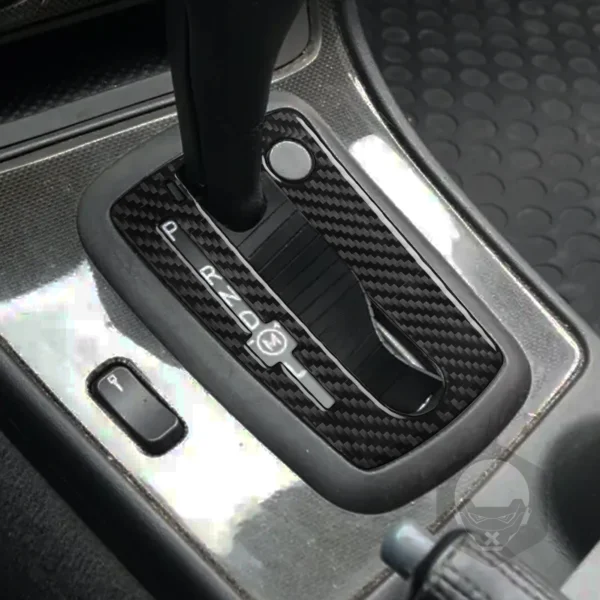 Finition Carbone – Habillage Levier de Vitesse Central pour Saab 9-5 (2003–2005) – Image 3