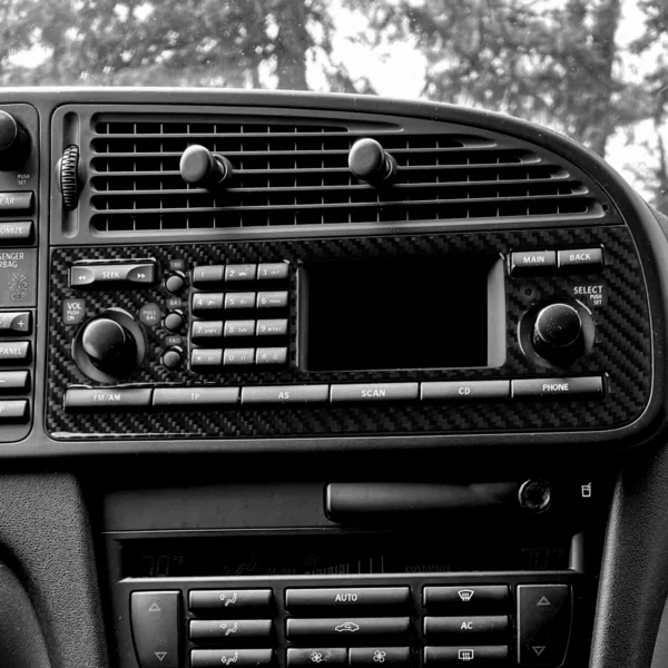 Finition Carbone – Habillage Radio/CD & Navigation ICM2 pour Saab 9-3 (2003–2011) – Image 5
